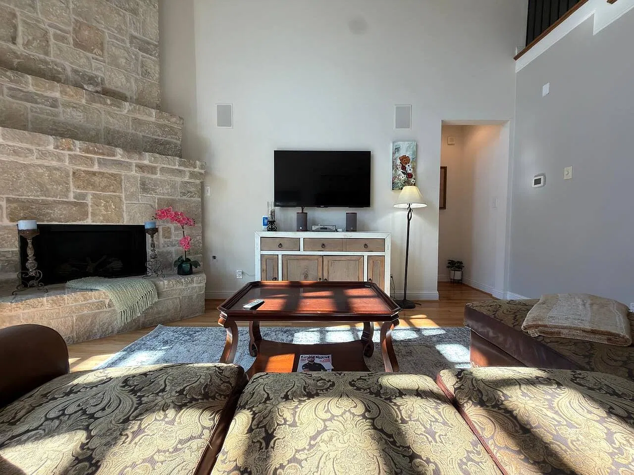 5 bed, 3.5 bath, 3191 sqft, $9,000 — Photo 3