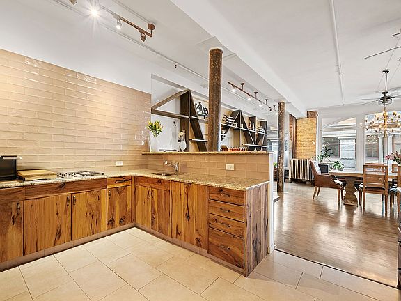 4th image of 152 Wooster St APT 2A
