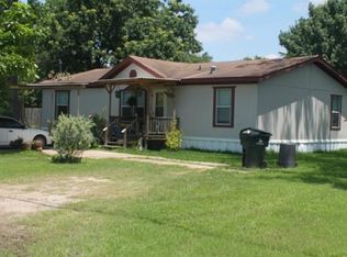 420 Alamo St, Luling, TX 78648