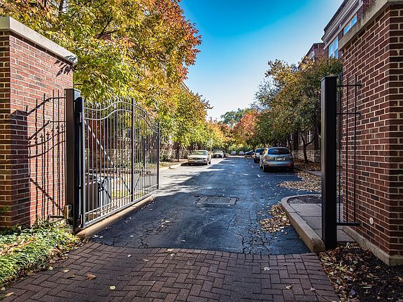 4th image of 5350 Pershing Ave APT 6A
