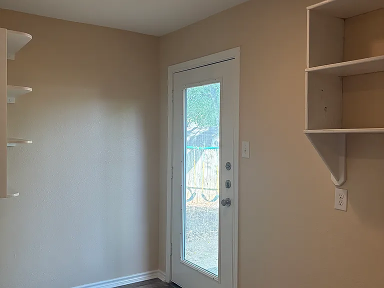 4111 Shawnee Cir — Photo 17