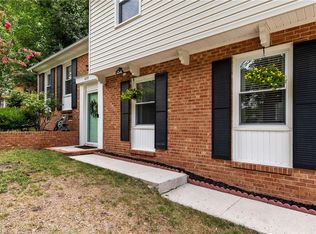 4119 Farmbrooke Dr, Greensboro, NC 27407