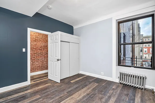 Rented by Imperial Property Advisers | media 20