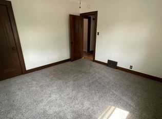 1153 W Monroe St #2, Springfield, IL 62704