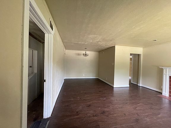 4th image of 3212 James St