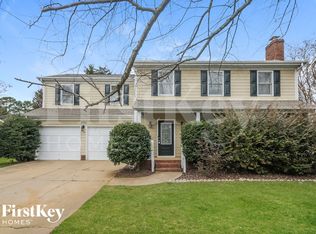 13701 Strathaven Dr, Matthews, NC 28105