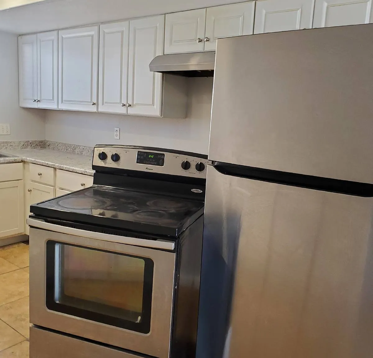 2 bed, 1.0 bath, 987 sqft, $1,495 — Photo 2