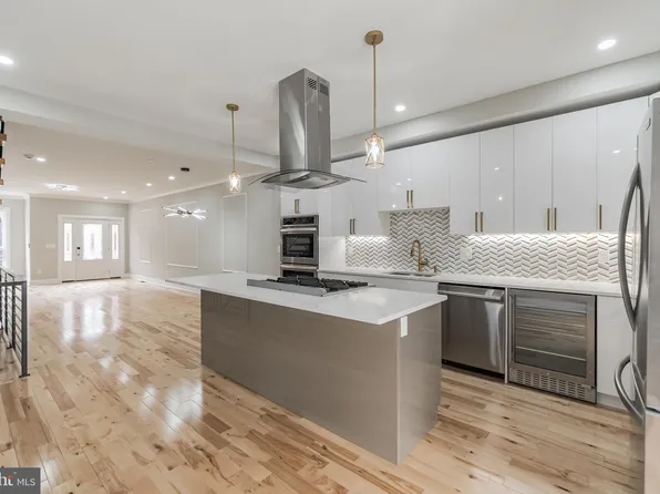 2040 Martha St, Philadelphia, PA 19125
