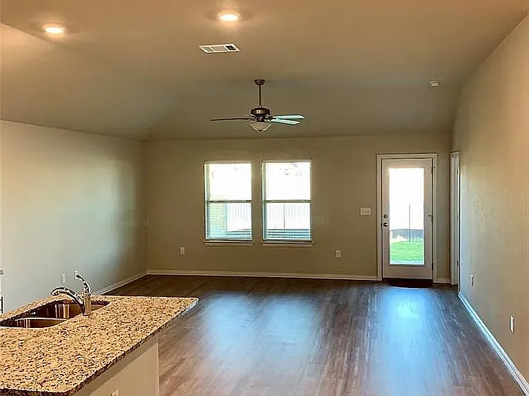 17320 Crowndale Dr — Photo 11