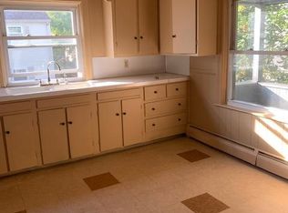 91 Sterling St FLOOR 2, Pawtucket, RI 02860