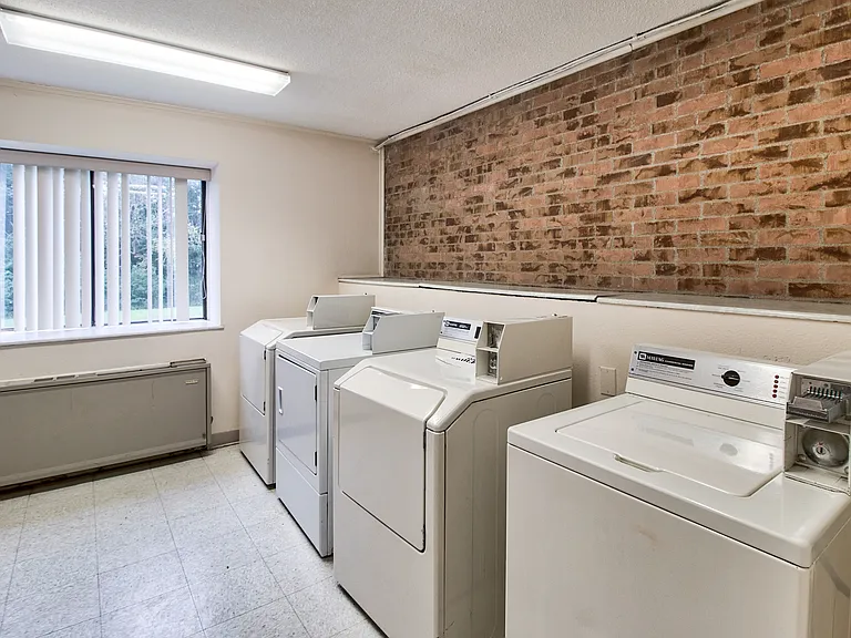 Colony Terrace Apartments — Photo 16