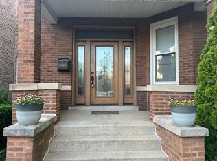 2940 W Fletcher St #1, Chicago, IL 60618