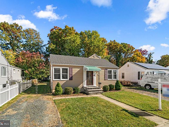 2nd image of 547 Munroe Cir