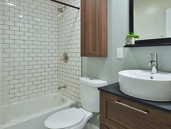 5th image of 1776 Hornblend St