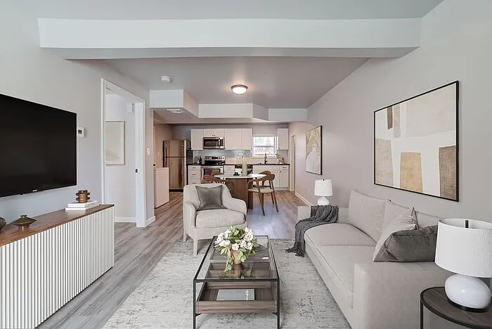 1 bed, 1.0 bath, 707 sqft, $1,100 — Photo 1