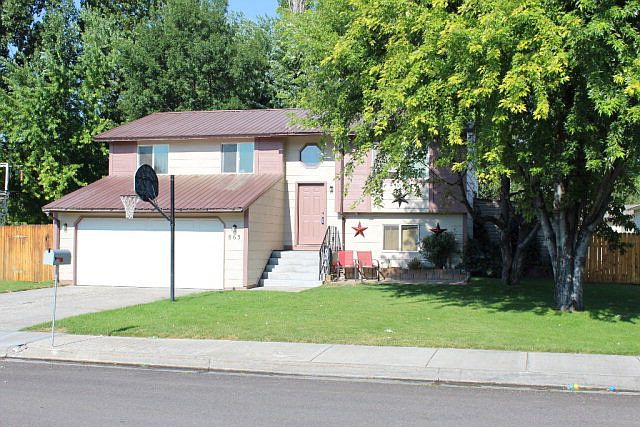 1st image of 863 Coachman Dr