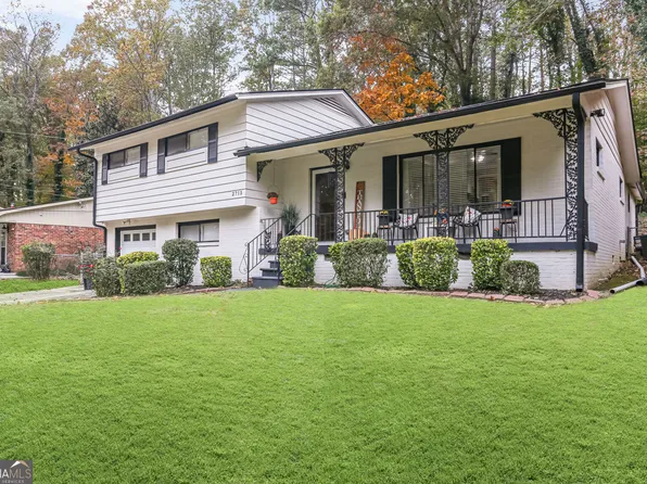 2715 Riggs Dr, East Pt, GA 30344