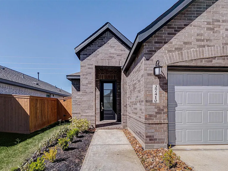 27410 Sweetwater Bay Dr — Photo 3