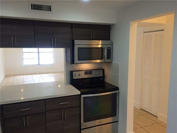 5th image of 19105 NE 2nd Ave APT 2119