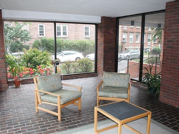 3rd image of 19 Chauncy St APT 3B