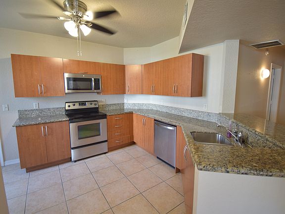 4th image of 130 SW Peacock Blvd APT 16-101