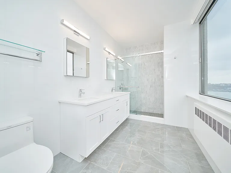 160 Riverside Blvd #25A — Photo 14