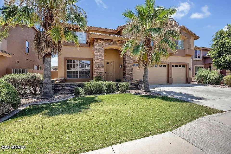 5 bed, 3.0 bath, 4060 sqft, $4,500 — Photo 2
