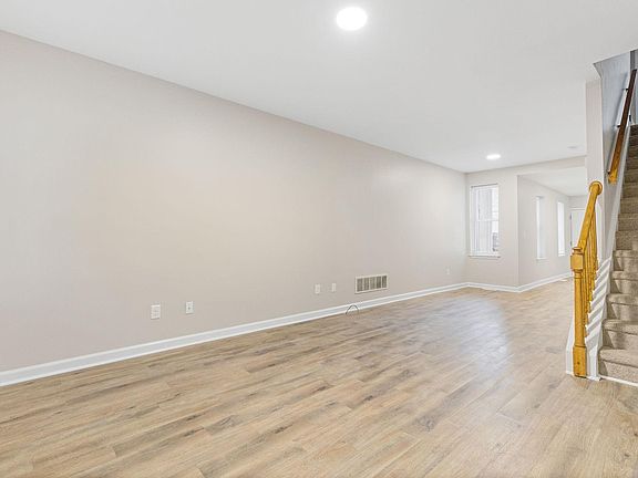 4th image of 1216 N Walnut St