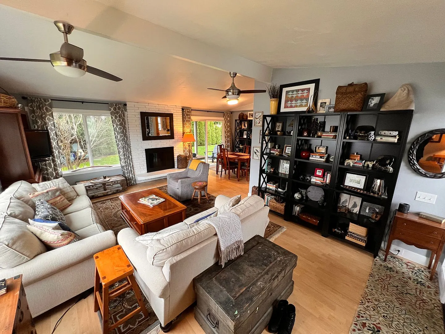 Charming Rambler 2-Bed/1-Bath/Fence backyard/1 car garage Available Sept. 9th! — Photo 4