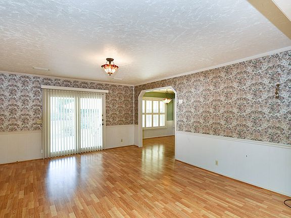 5th image of 1904 Azure Dr