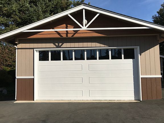 Double car detached garage