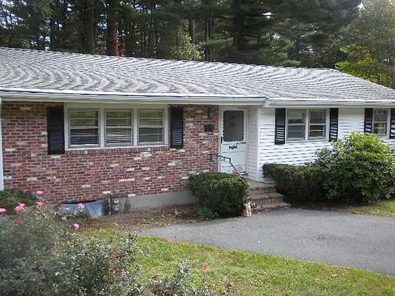 5th image of 28 Heather Dr