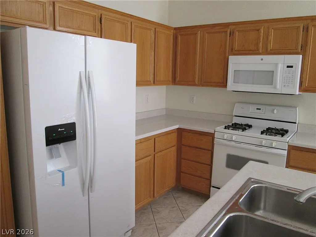 3 bed, 2.0 bath, 1602 sqft, $1,850 — Photo 4