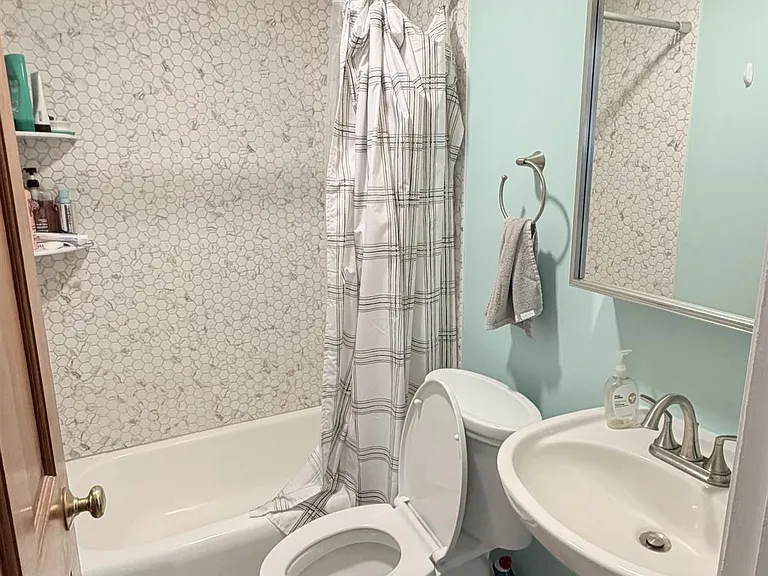 36 Walnut St #1 — Photo 16