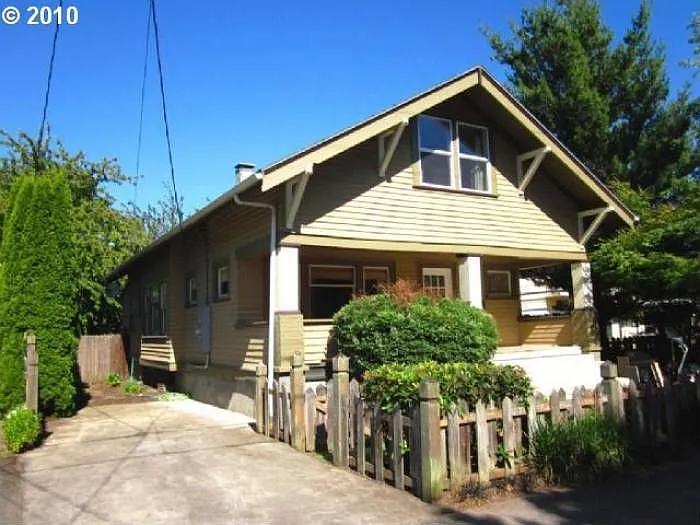 523 SE 53rd Ave photo 1