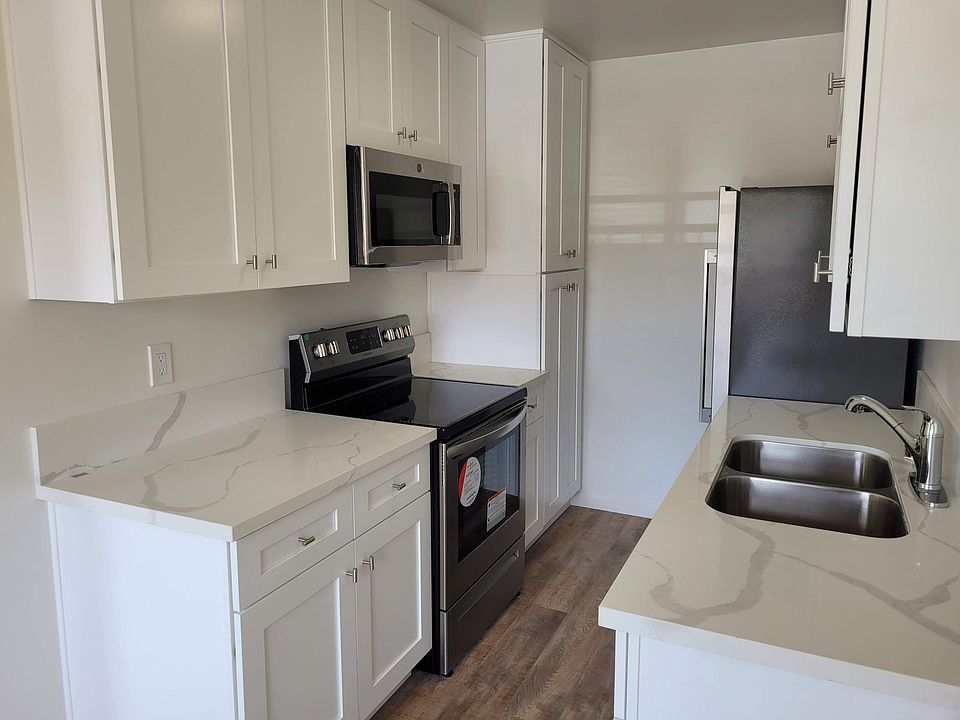 1st image of 406 W Regent St