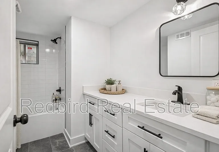 611 S 12th St #B — Photo 5