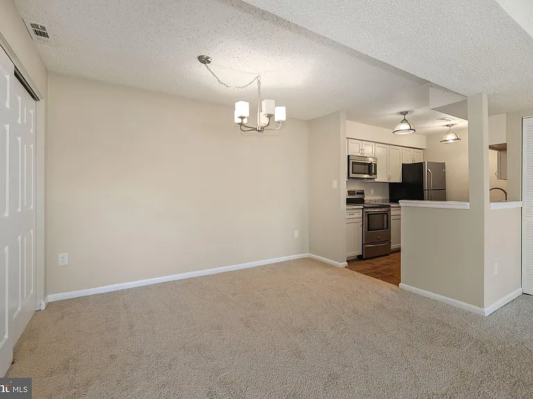 1601 Carriage House Ter #1601-E — Photo 6