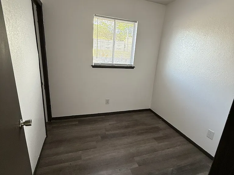 6455 Belton Rd — Photo 4