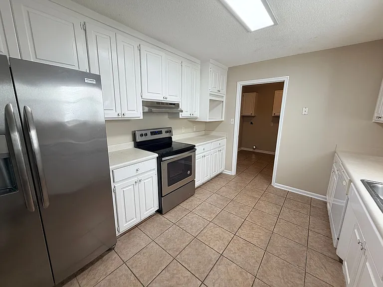 4104 Bridle Ridge Dr — Photo 9
