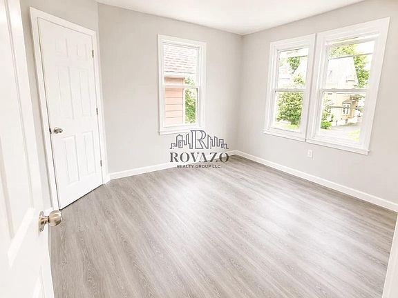 5th image of 295 S Clinton St #2B