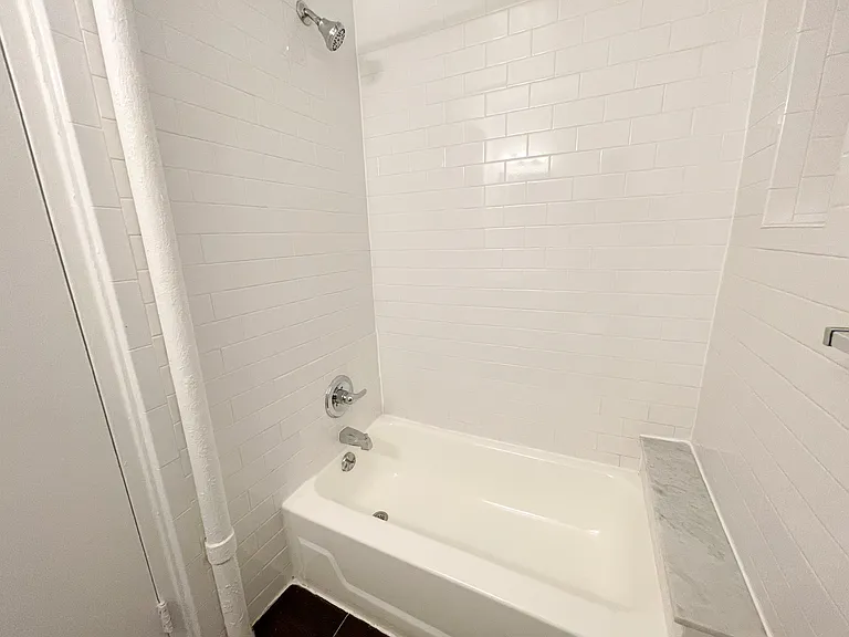311 E 25th St #3D — Photo 7