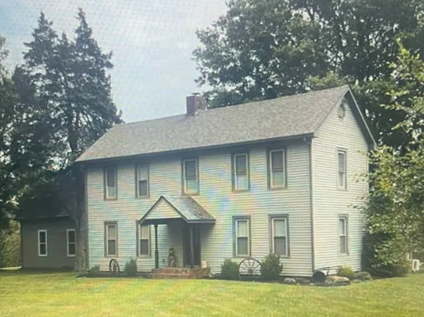 1294 County Road 800 E, Carmi, IL 62821