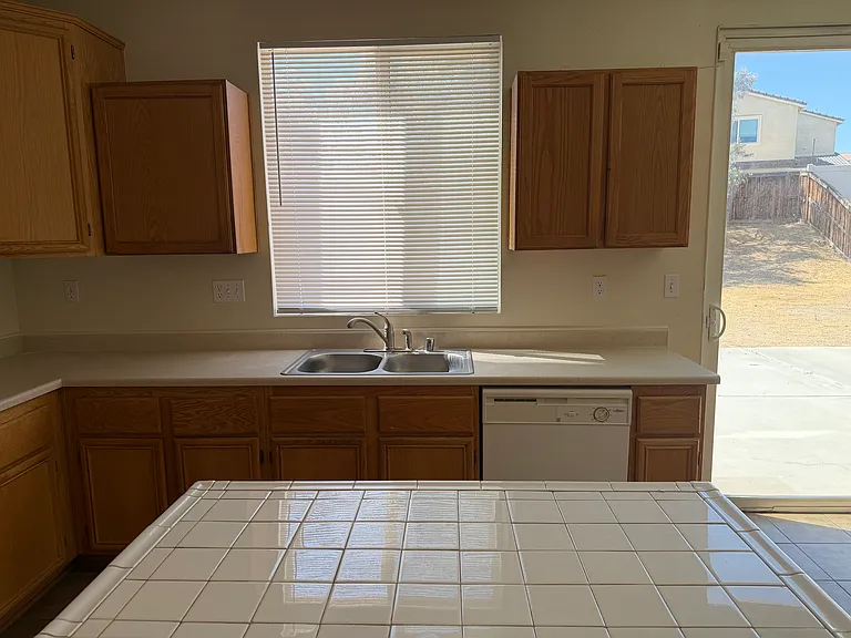 12445 Freeport Dr — Photo 9