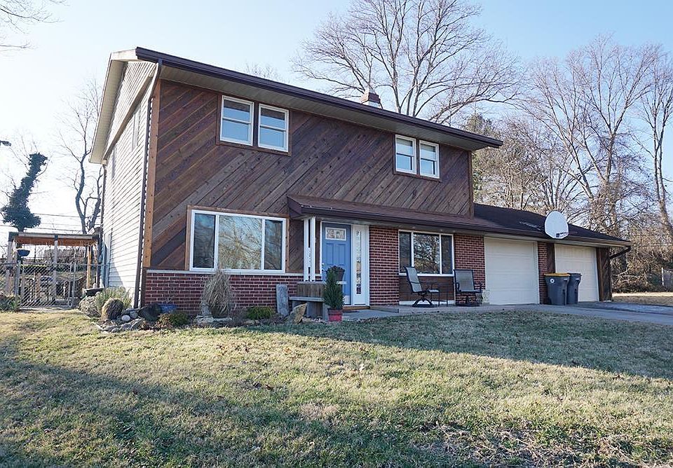 1st image of 3821 W Parkview Ct