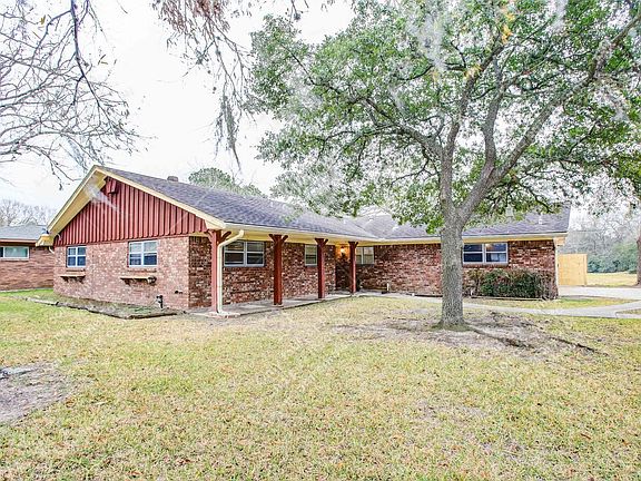2nd image of 3403 Woodcrest Dr