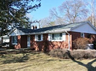 15840 Hill Ct, Brookfield, WI 53005