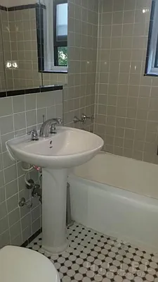 Rented by Hillel Realty Group | media 28