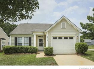 1541 Oakdale Green Dr, Charlotte, NC 28216