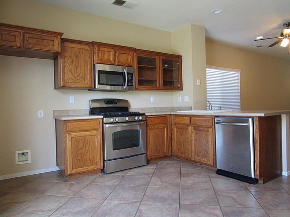 3rd image of 1018 N Mount Vernon Ave